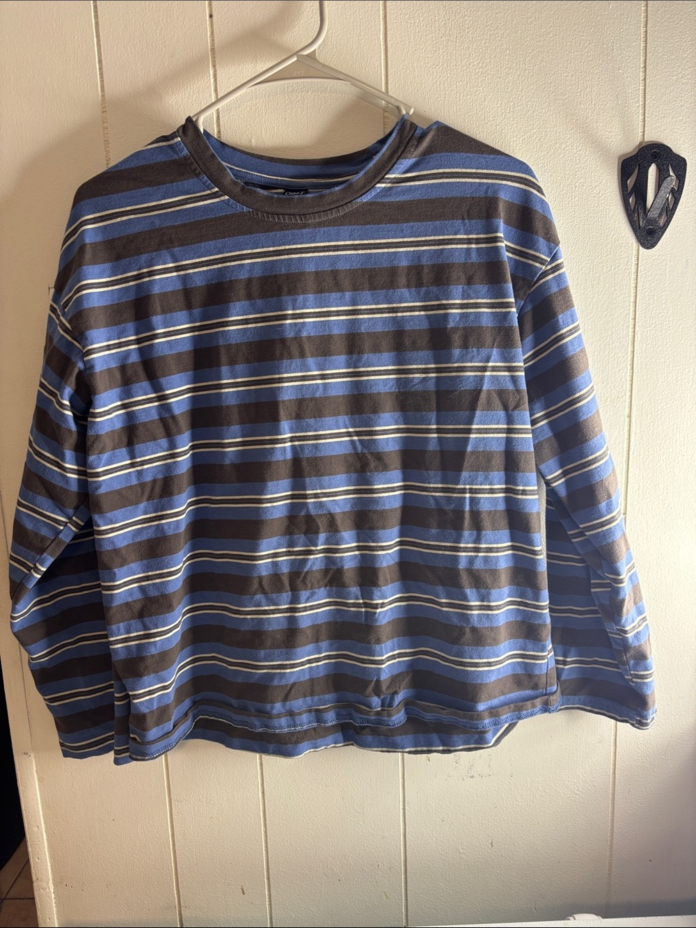 539 - Womans Blue and Gray Striped Long-Sleeve Crewneck Shirt